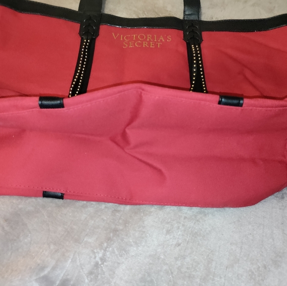 🆕Victoria's Secret | Large Red Weekend Tote Bag / Carry All Bag / Carry On Bag - Picture 3 of 10
